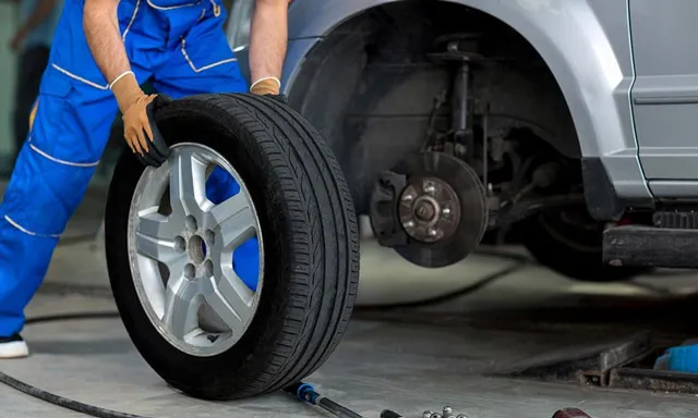 Dịch vụ đảo lốp ô tô