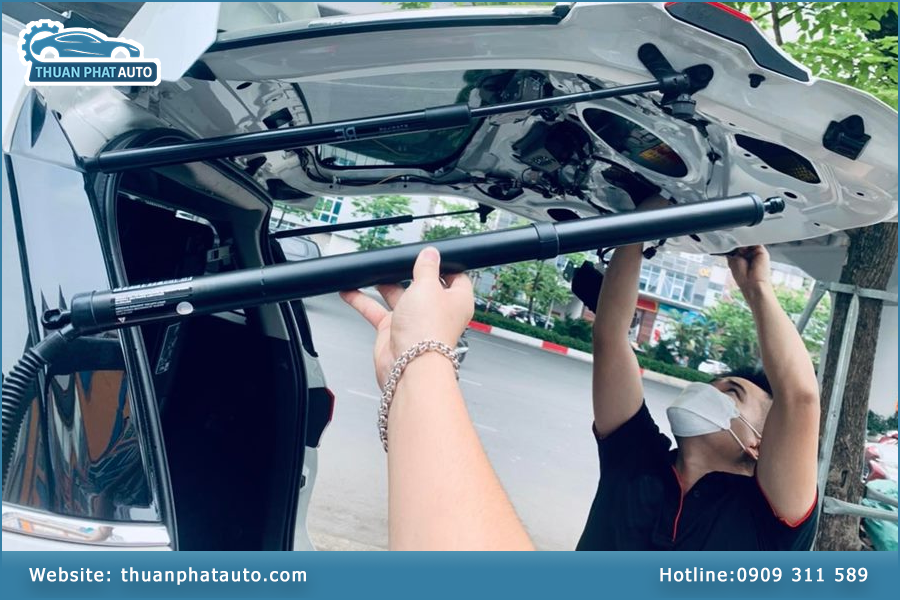 Dịch vụ độ cốp điện ô tô tại Thuận Phát Auto