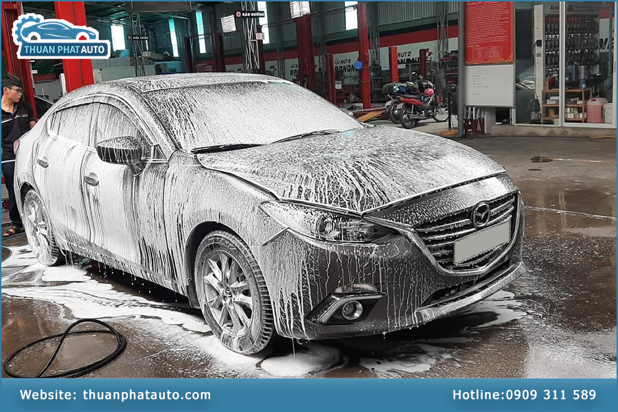 Dịch vụ rửa xe ô tô tại Thuận Phát Auto