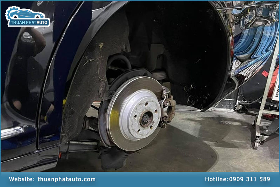 Quy trình sửa chữa hệ thống phanh ô tô tại Thuận Phát Auto